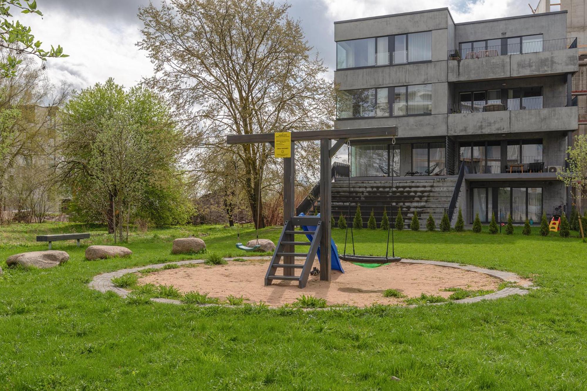 Bronze Colour Studio In Tartu City Centre Luaran gambar